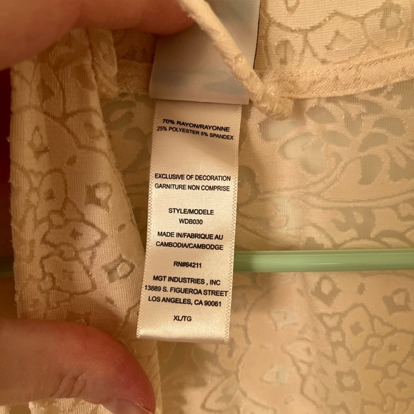 In Bloom by Jonquil beautiful sheer robe. NWT - Picture 6 of 10